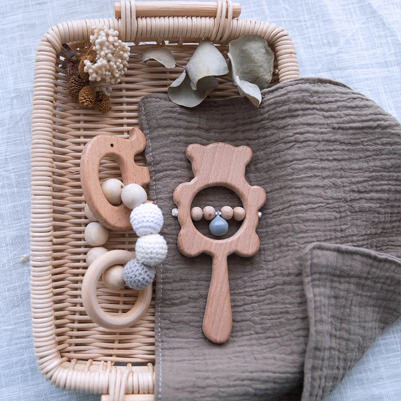 2pcs/Set Baby Wooden Teether Beech Rattle Toys Teething Bracelet Wood Ring Animal Pendant Gym Play Stroller Toys Baby Products